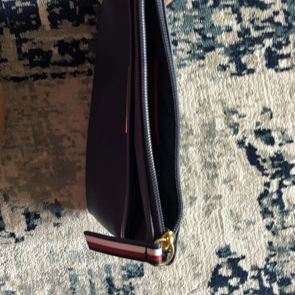 Tommy Hilfiger Wristlet Navy Zipper Closure